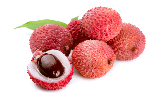 A lichia é um fruto que pode ser consumido in natura ou pode ser utilizada na fabricação de sorvetes e sucos, por exemplo.