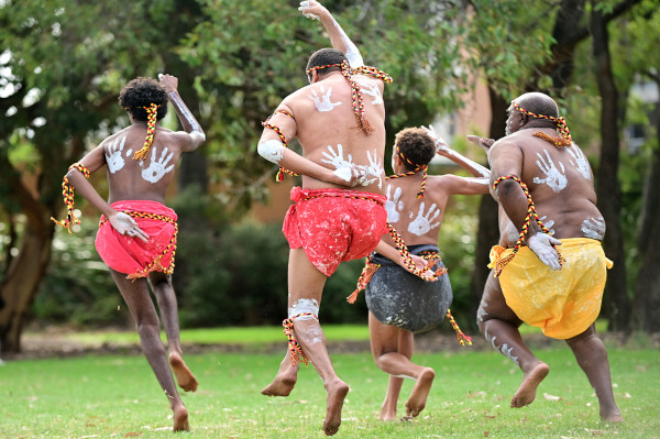 Dança tradicional aborígene.