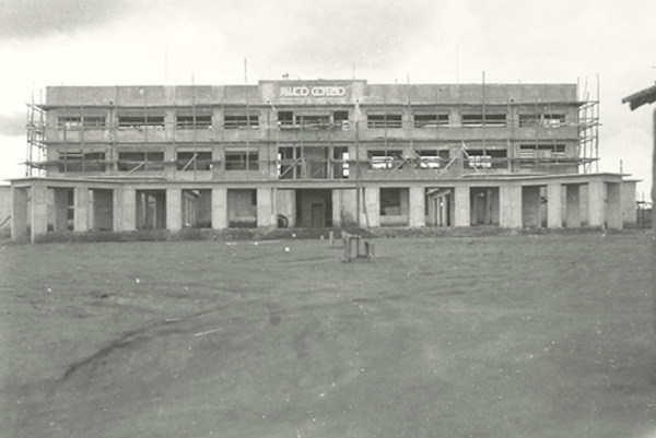 Construção do Palácio das Esmeraldas, um fato importante atrelado à história de Goiânia.
